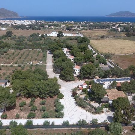 Appartamenti In Villa Senia ฟาวีญานา ภายนอก รูปภาพ