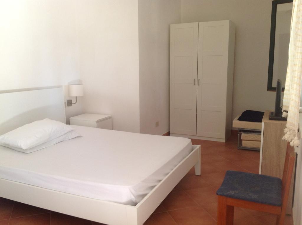 Appartamenti In Villa Senia ฟาวีญานา ห้อง รูปภาพ